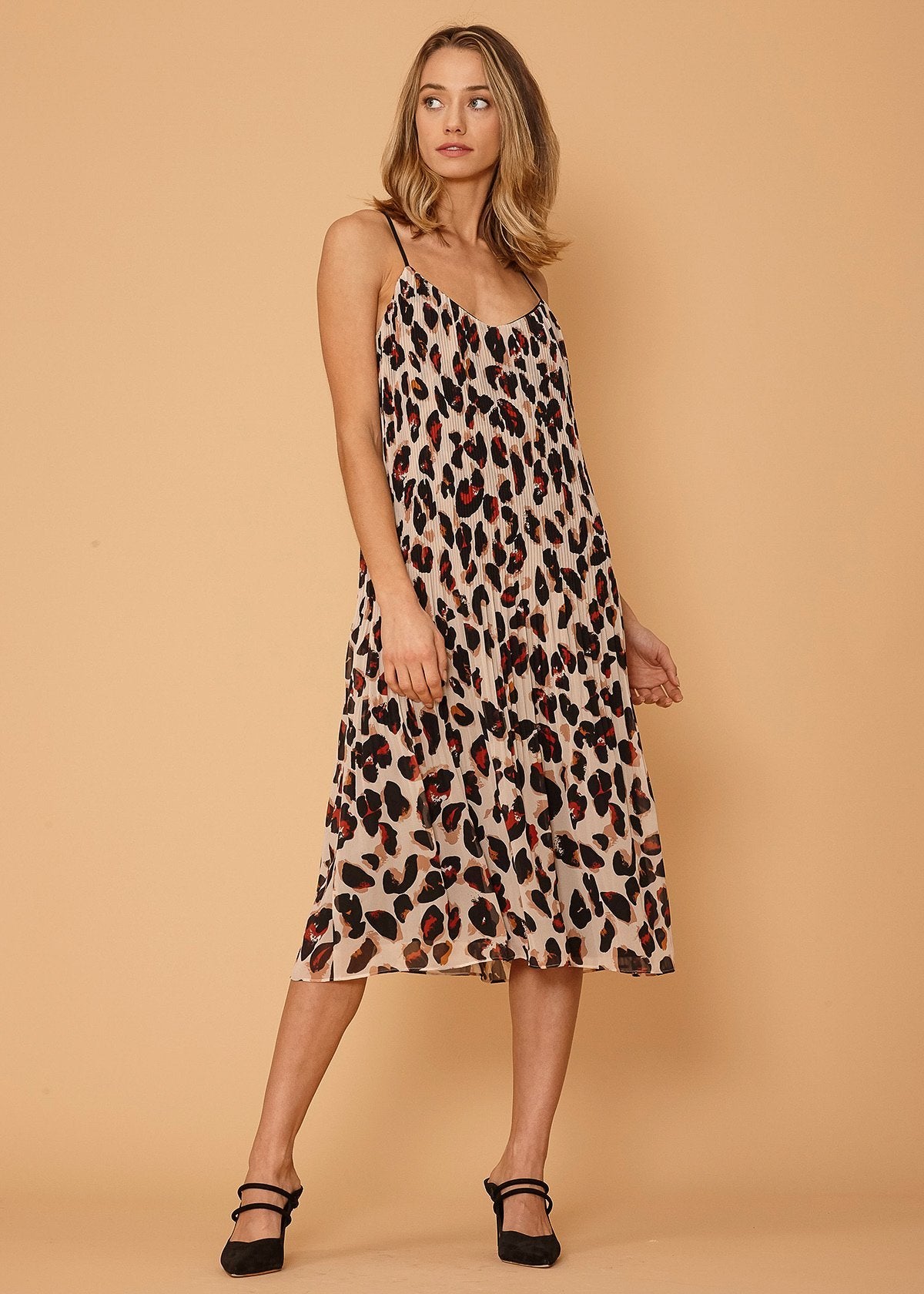 Women's Pleated Cami Dress in Leopard Sketch Print Style